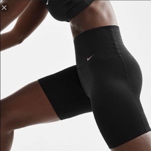 Nike Sculpt high waist biker shorts - S